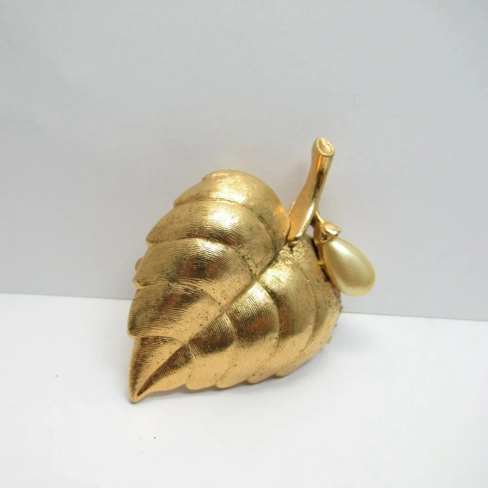 Avon Leaf Brooch with Pearl Accent